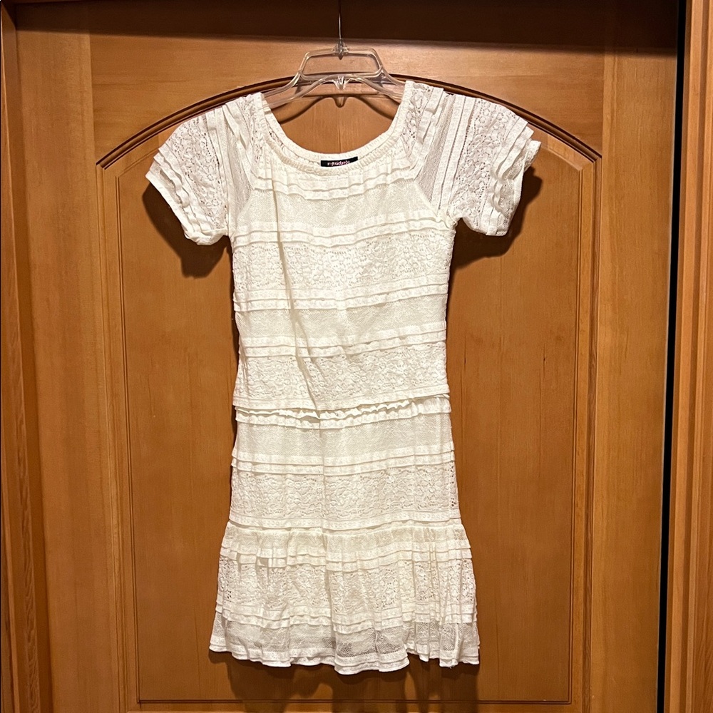 Elegant White Lace Dress
